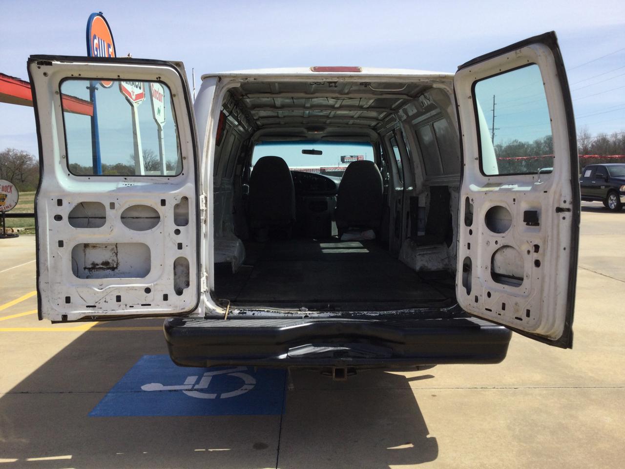 Ford Econoline Cargo Van E-350 Super 2000