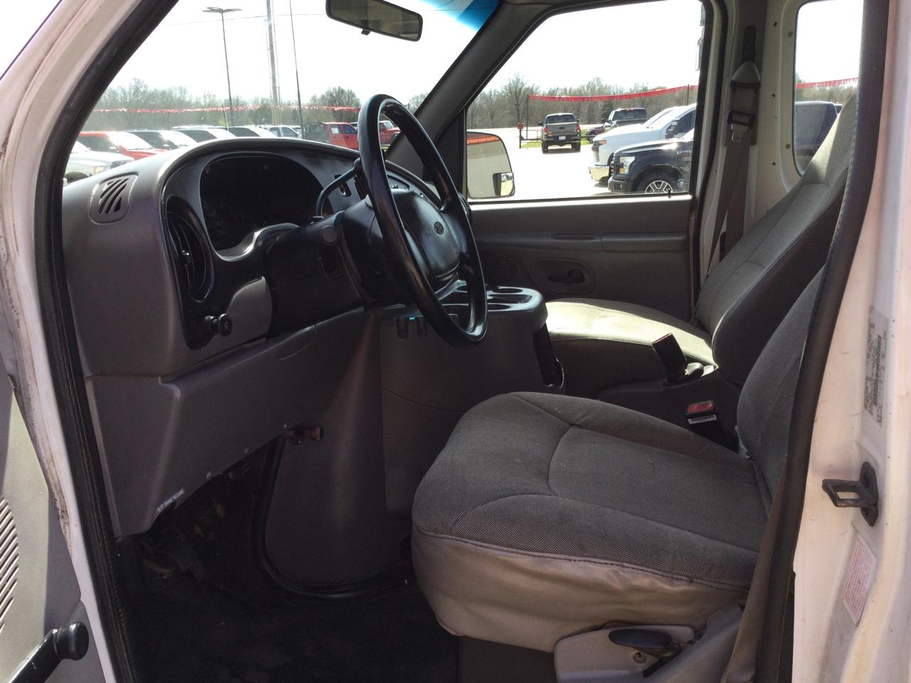 Ford Econoline Cargo Van E-350 Super 2000