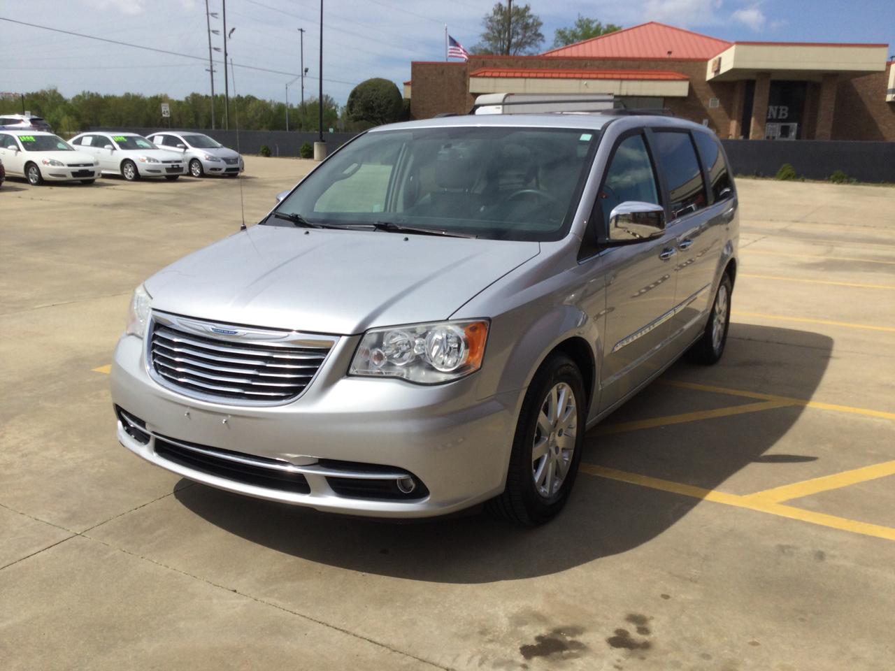 Chrysler Town & Country 4dr Wgn Touring-L 2012