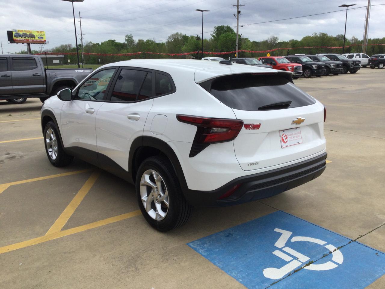 Chevrolet Trax FWD 4dr LS 2024