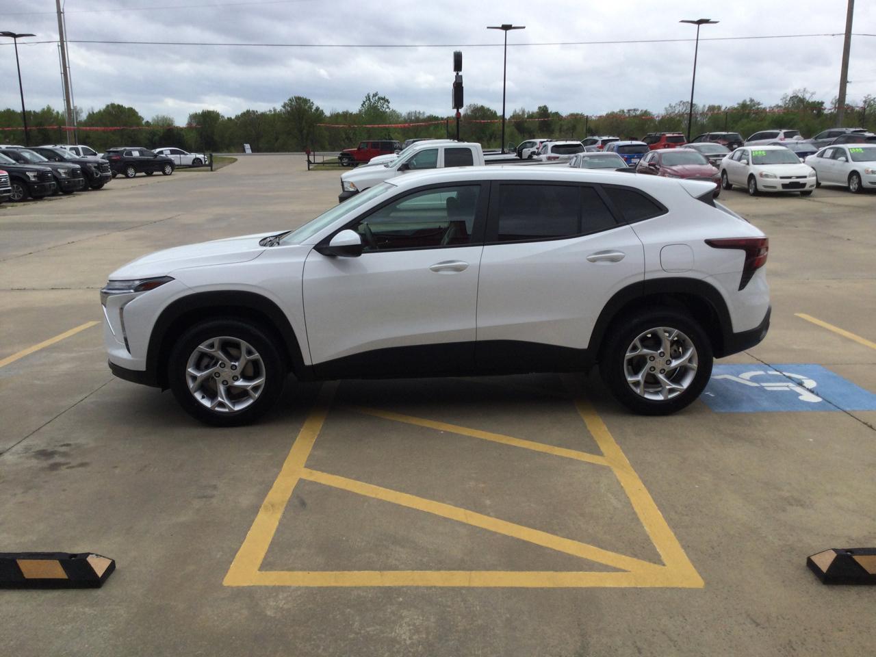 Chevrolet Trax FWD 4dr LS 2024