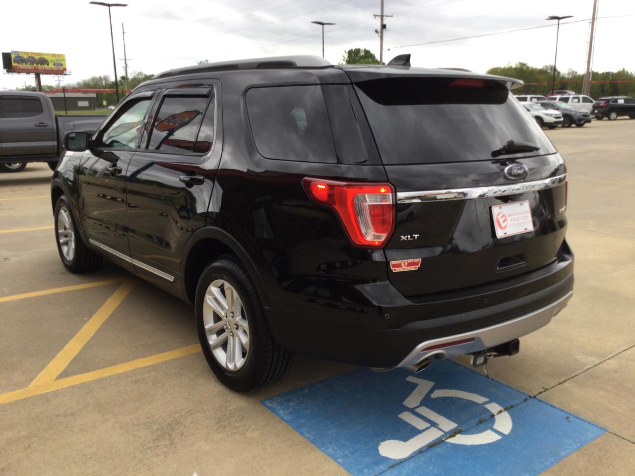 Ford Explorer FWD 4dr XLT 2016