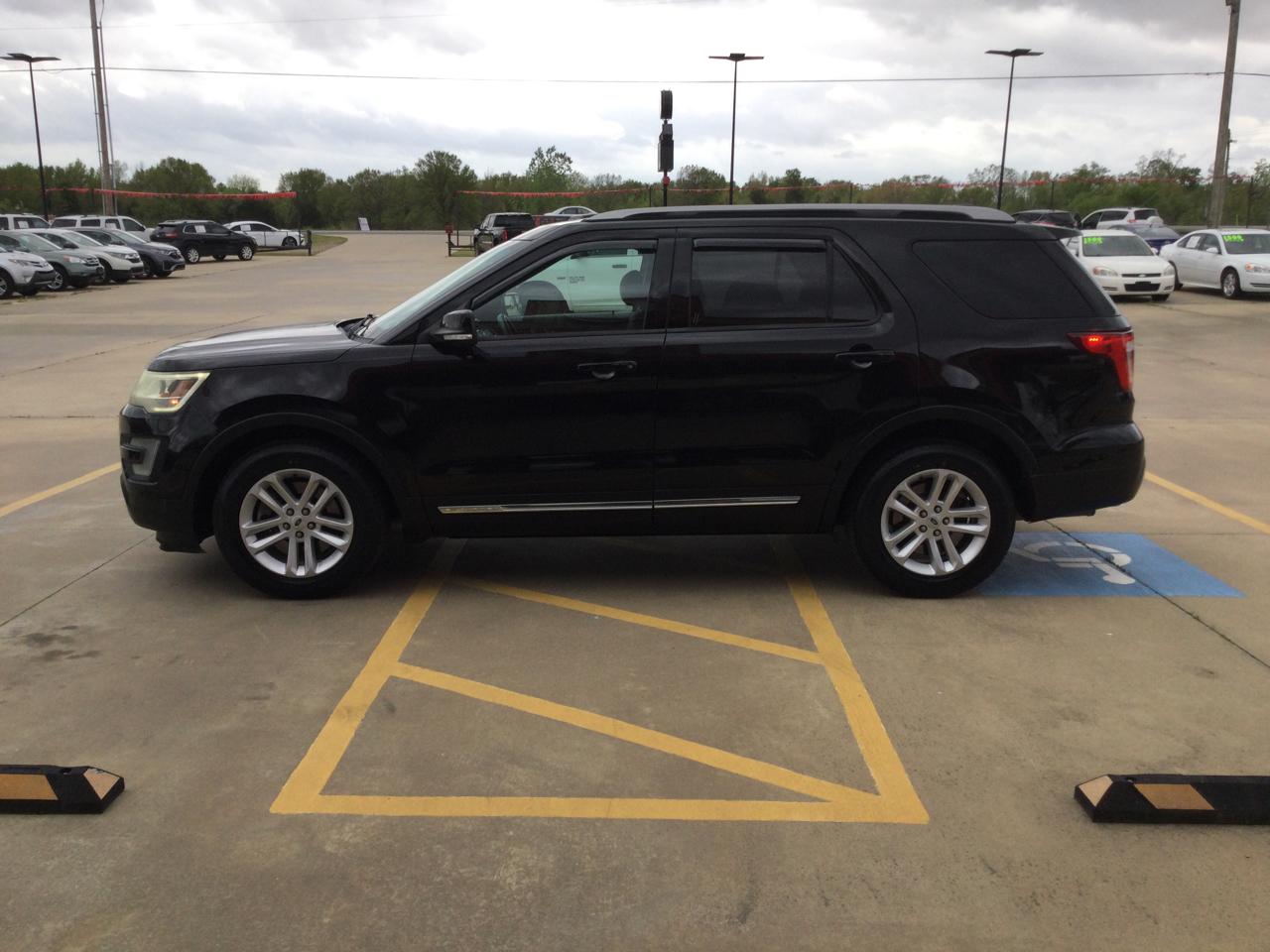 Ford Explorer FWD 4dr XLT 2016