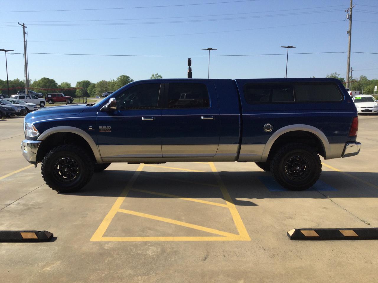Dodge Ram 2500 4WD Mega Cab 160.5" Laramie 2010