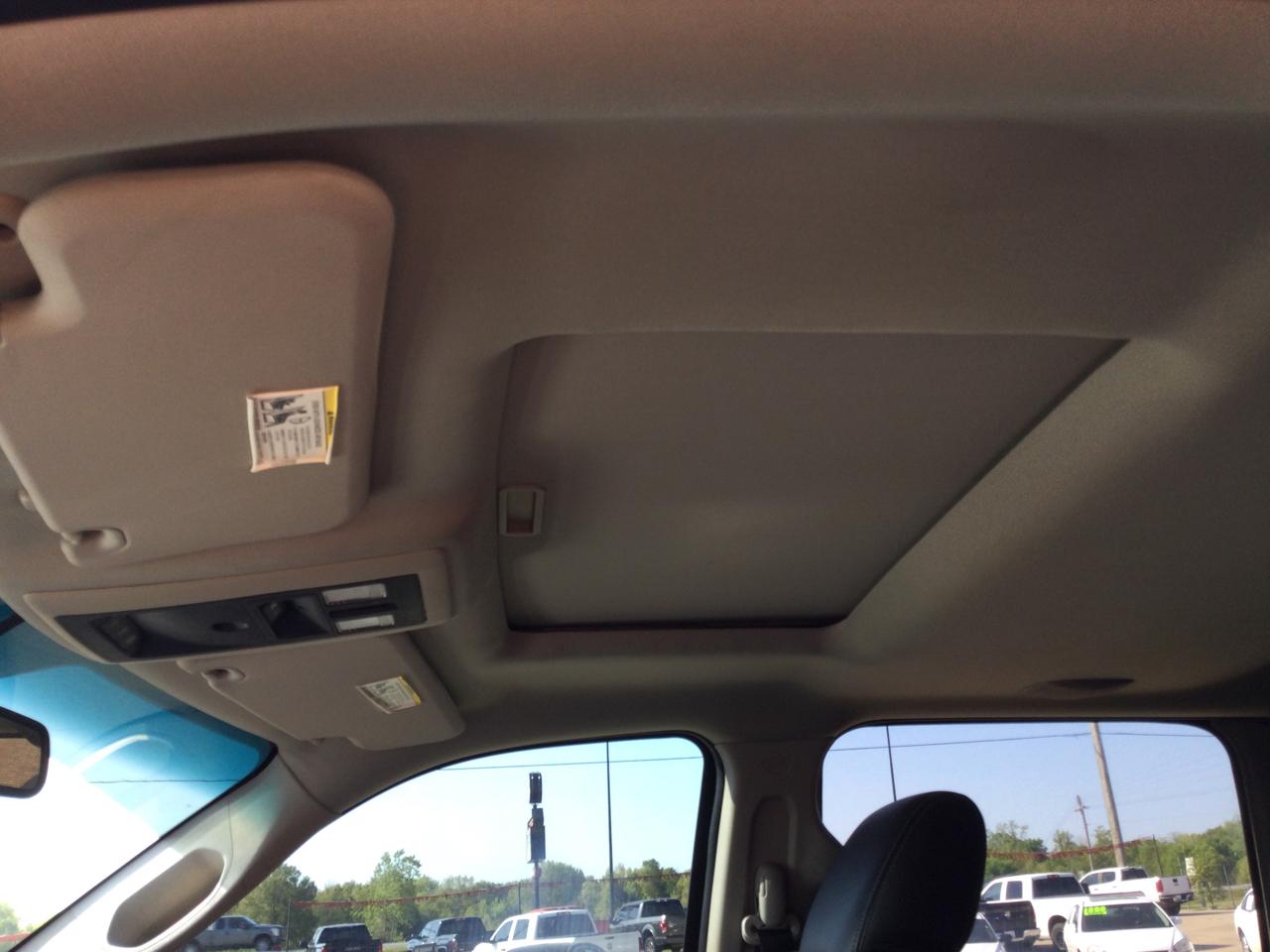 Dodge Ram 2500 4WD Mega Cab 160.5" Laramie 2010