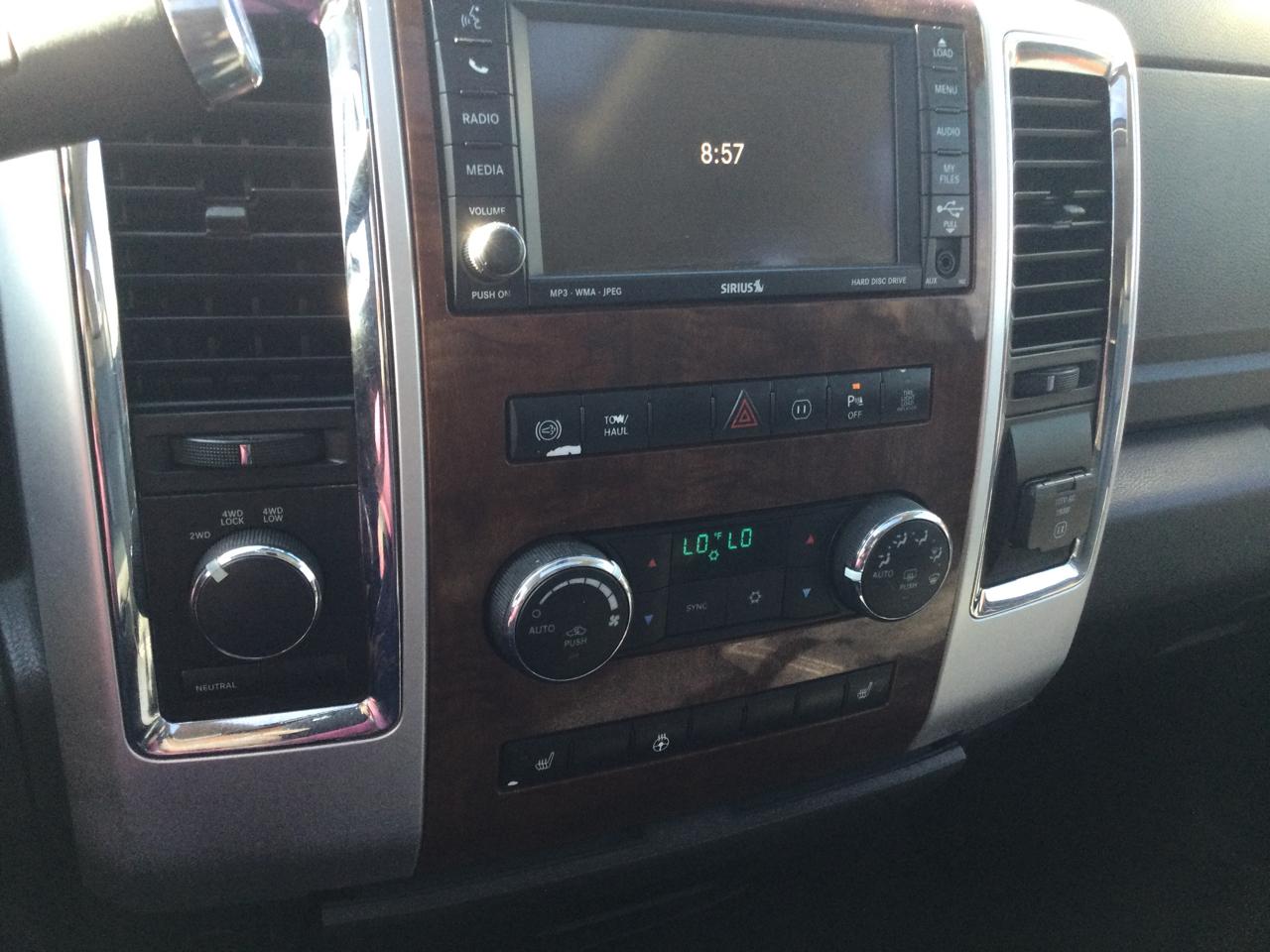 Dodge Ram 2500 4WD Mega Cab 160.5" Laramie 2010