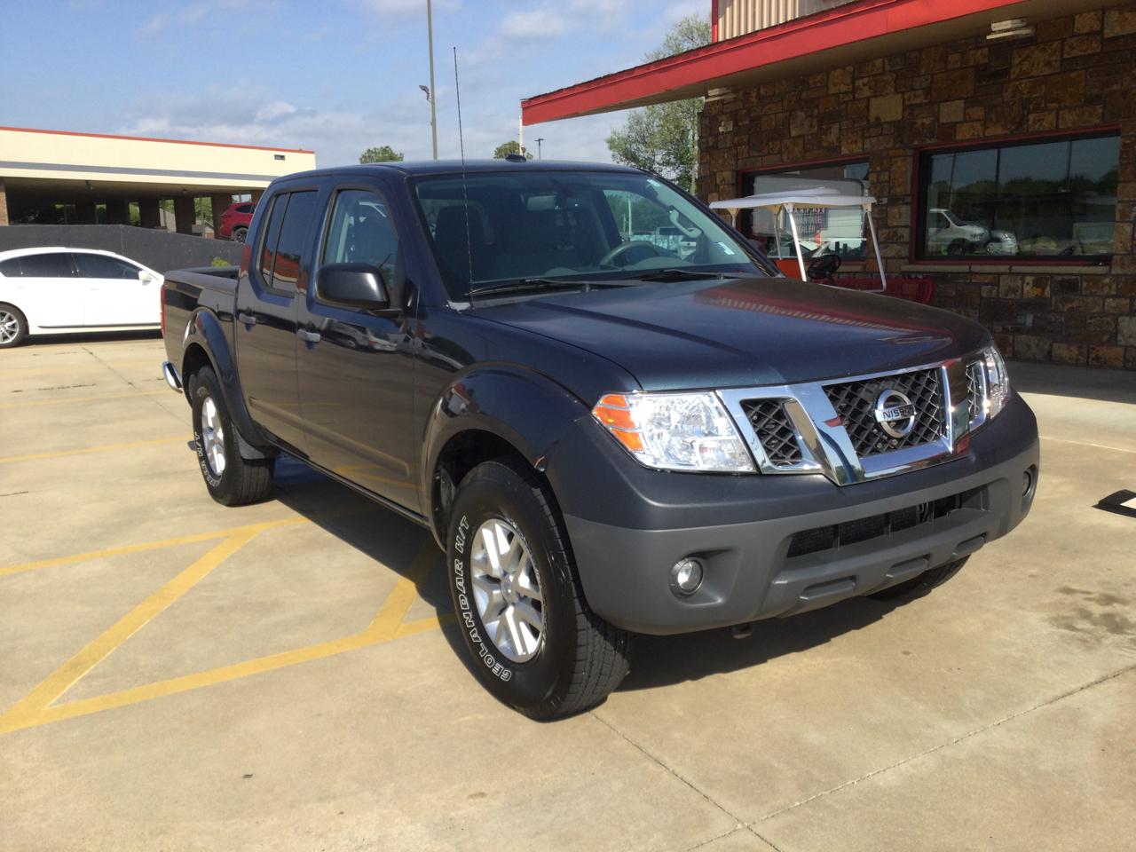 Nissan Frontier 4WD Crew Cab SWB Auto SV 2015