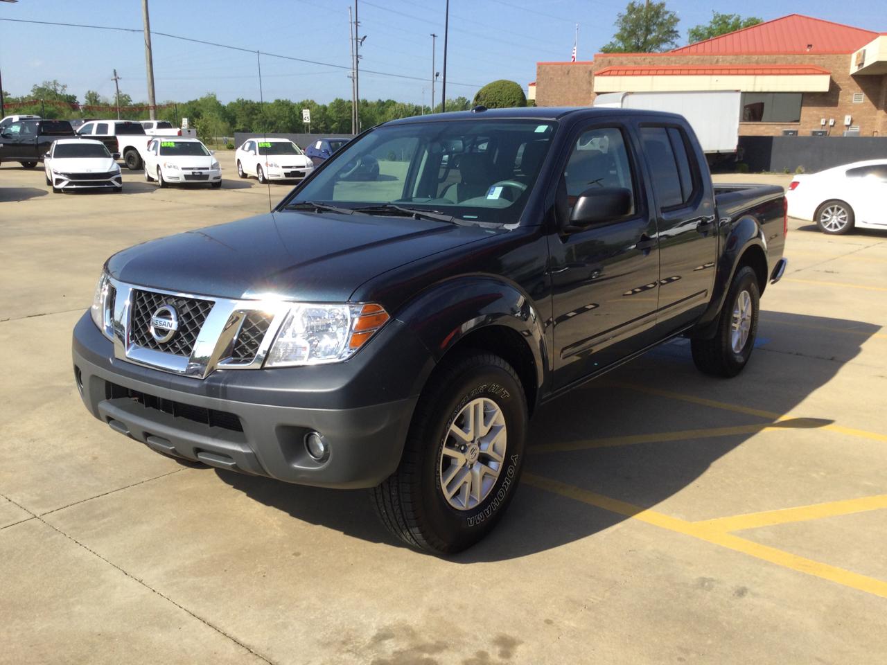 Nissan Frontier 4WD Crew Cab SWB Auto SV 2015