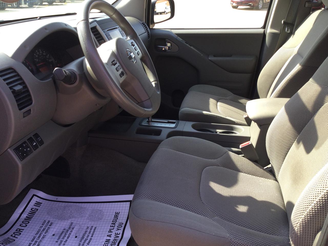 Nissan Frontier 4WD Crew Cab SWB Auto SV 2015