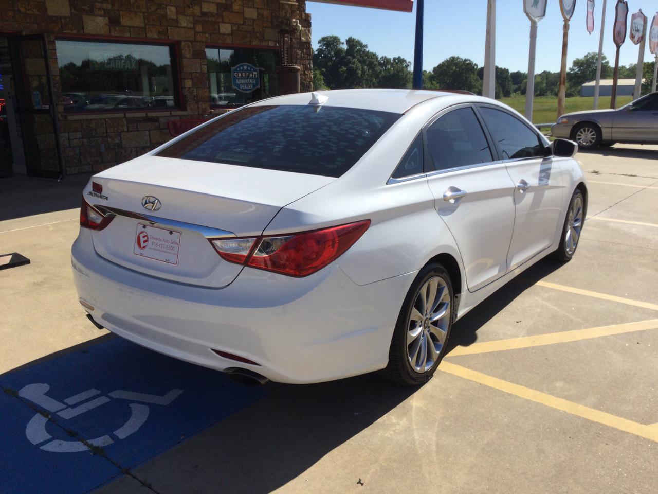 Hyundai Sonata 4dr Sdn 2.4L Auto SE 2012