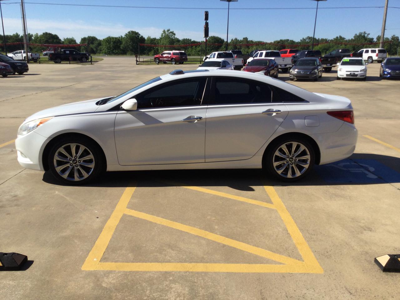 Hyundai Sonata 4dr Sdn 2.4L Auto SE 2012