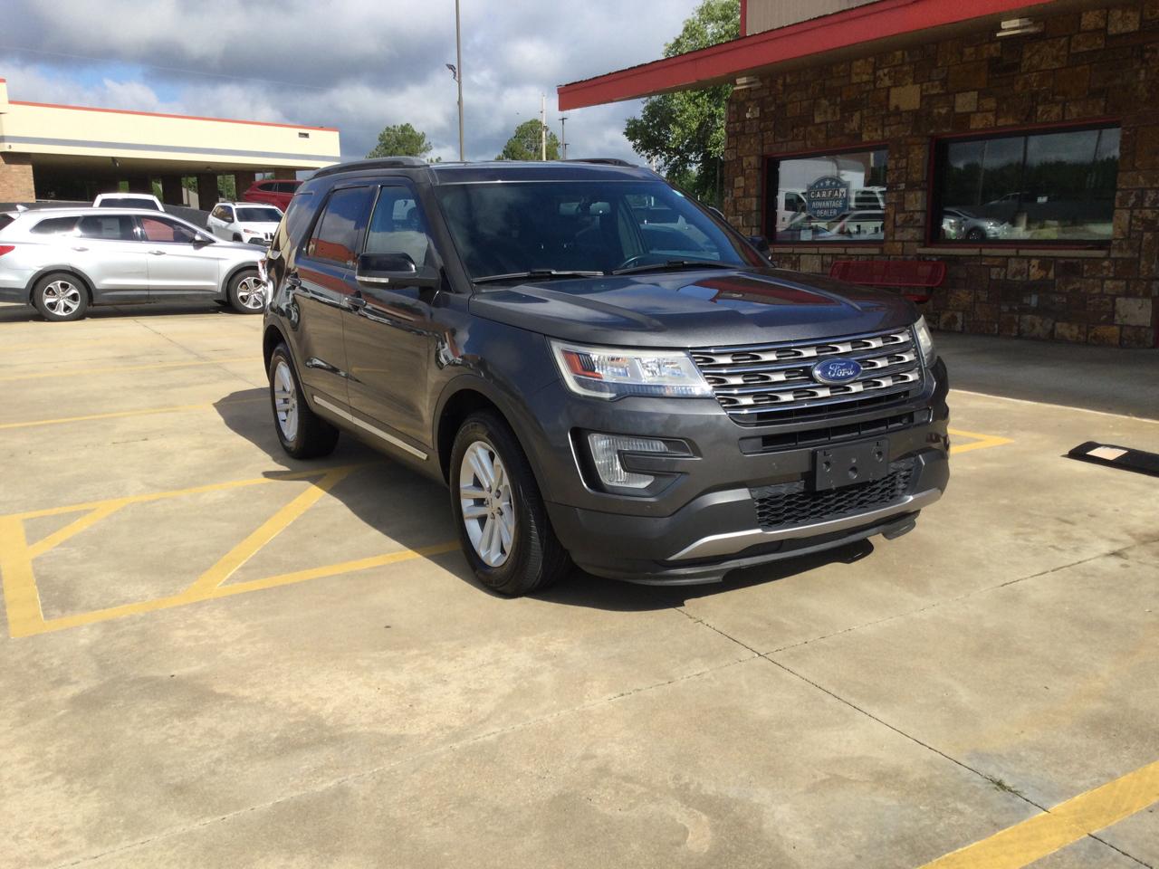 Ford Explorer FWD 4dr XLT 2017