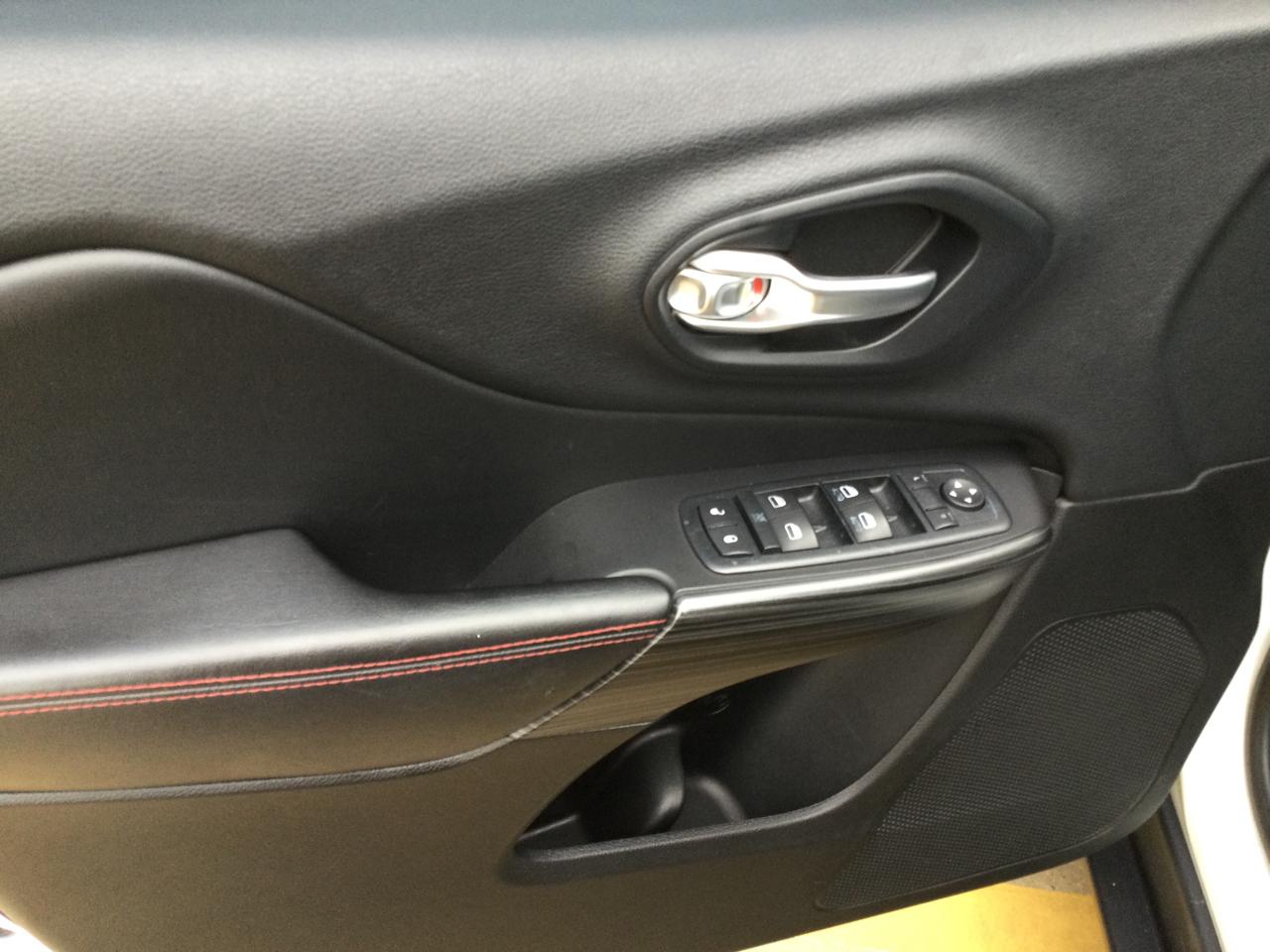 Jeep Cherokee 4WD 4dr Trailhawk 2015