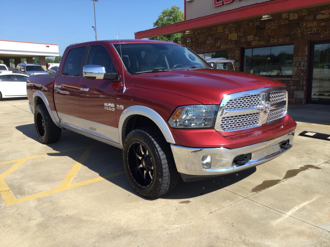 RAM 1500 4WD Crew Cab 140.5" Laramie 2013