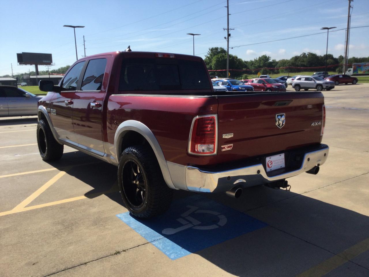 RAM 1500 4WD Crew Cab 140.5" Laramie 2013