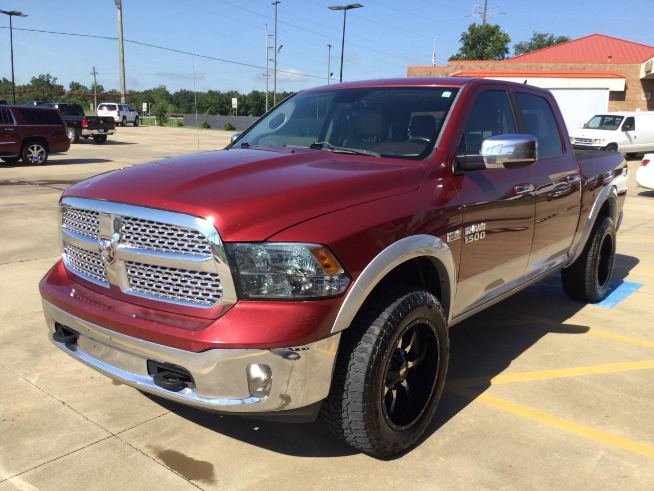 RAM 1500 4WD Crew Cab 140.5" Laramie 2013