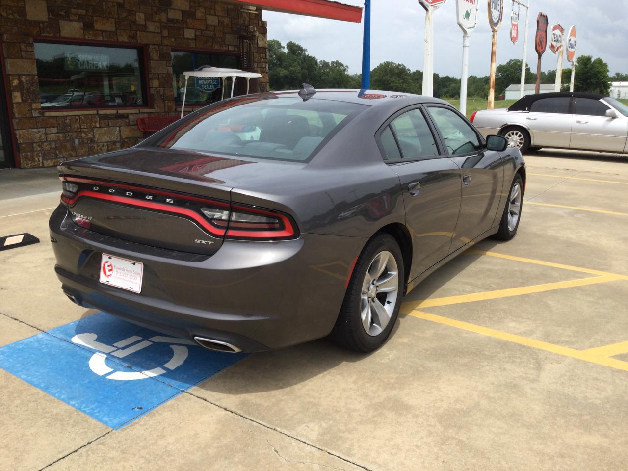 Dodge Charger 4dr Sdn SXT RWD 2016