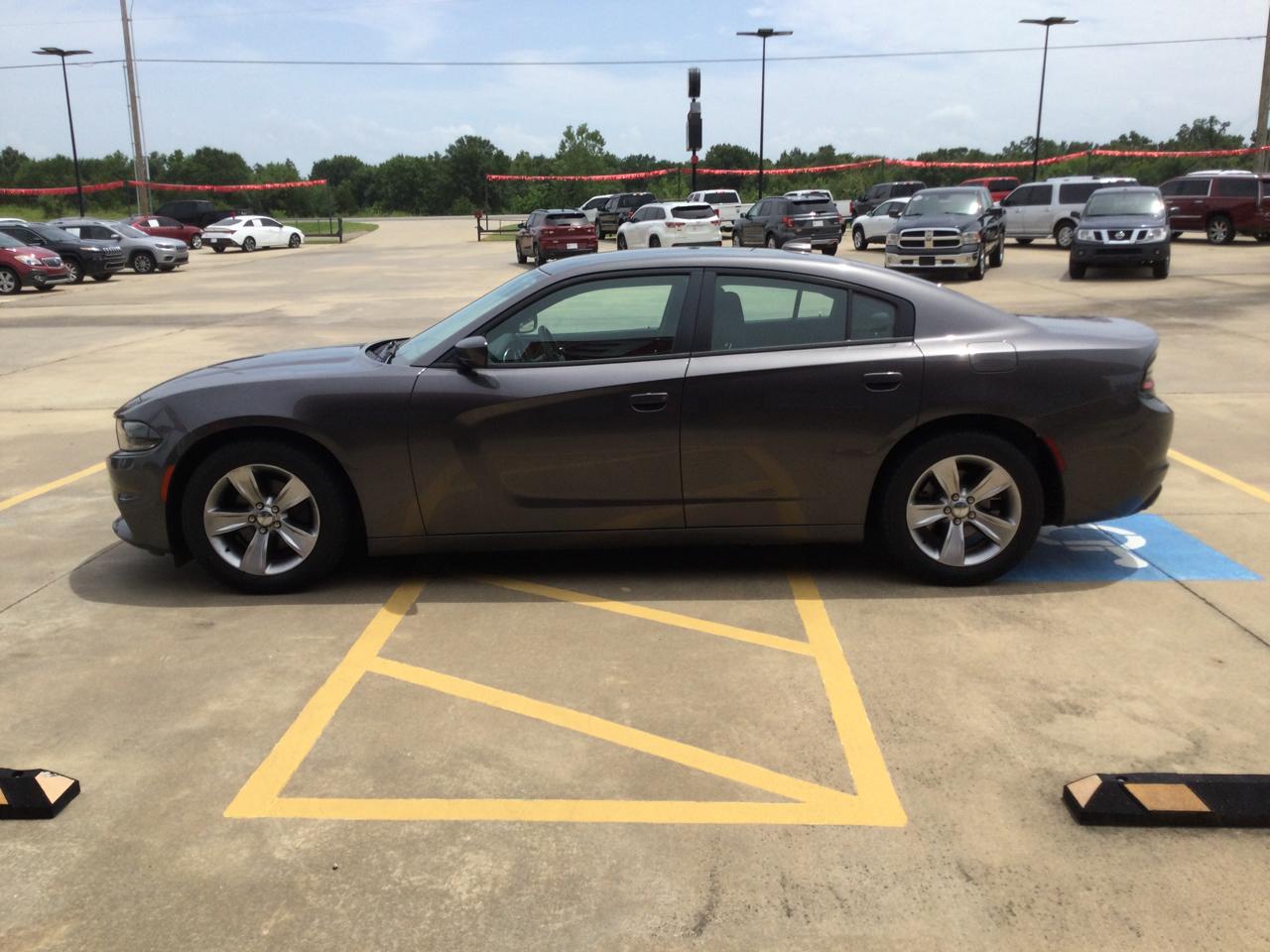 Dodge Charger 4dr Sdn SXT RWD 2016