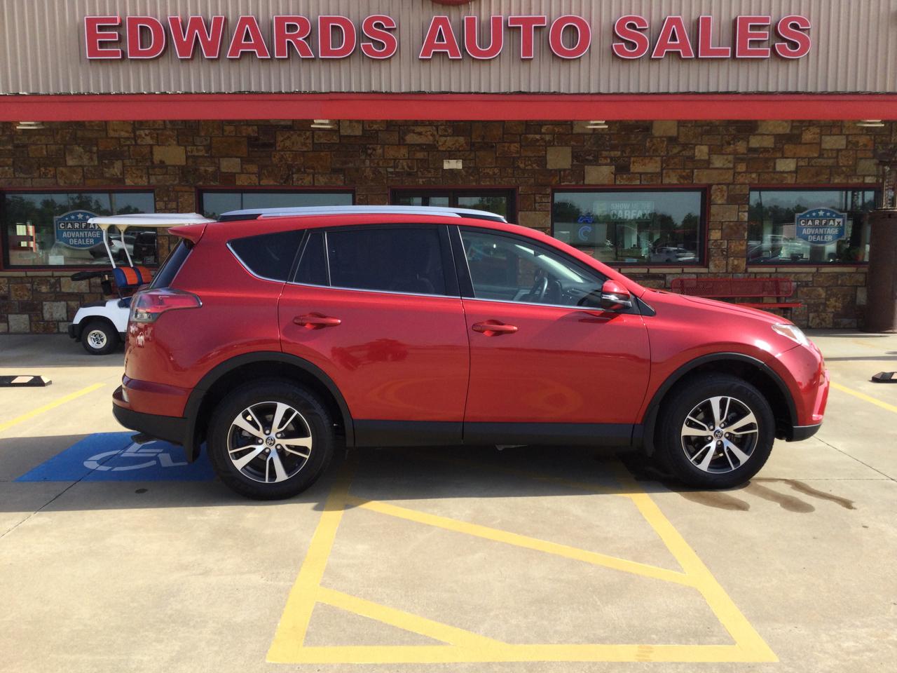 Toyota RAV4 XLE FWD (Natl) 2017