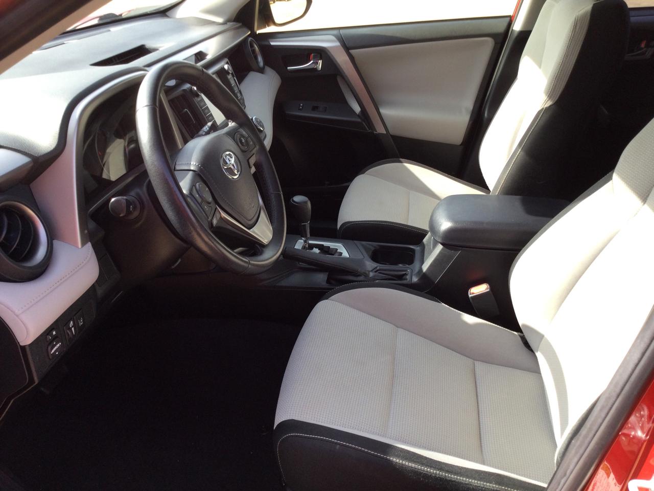Toyota RAV4 XLE FWD (Natl) 2017