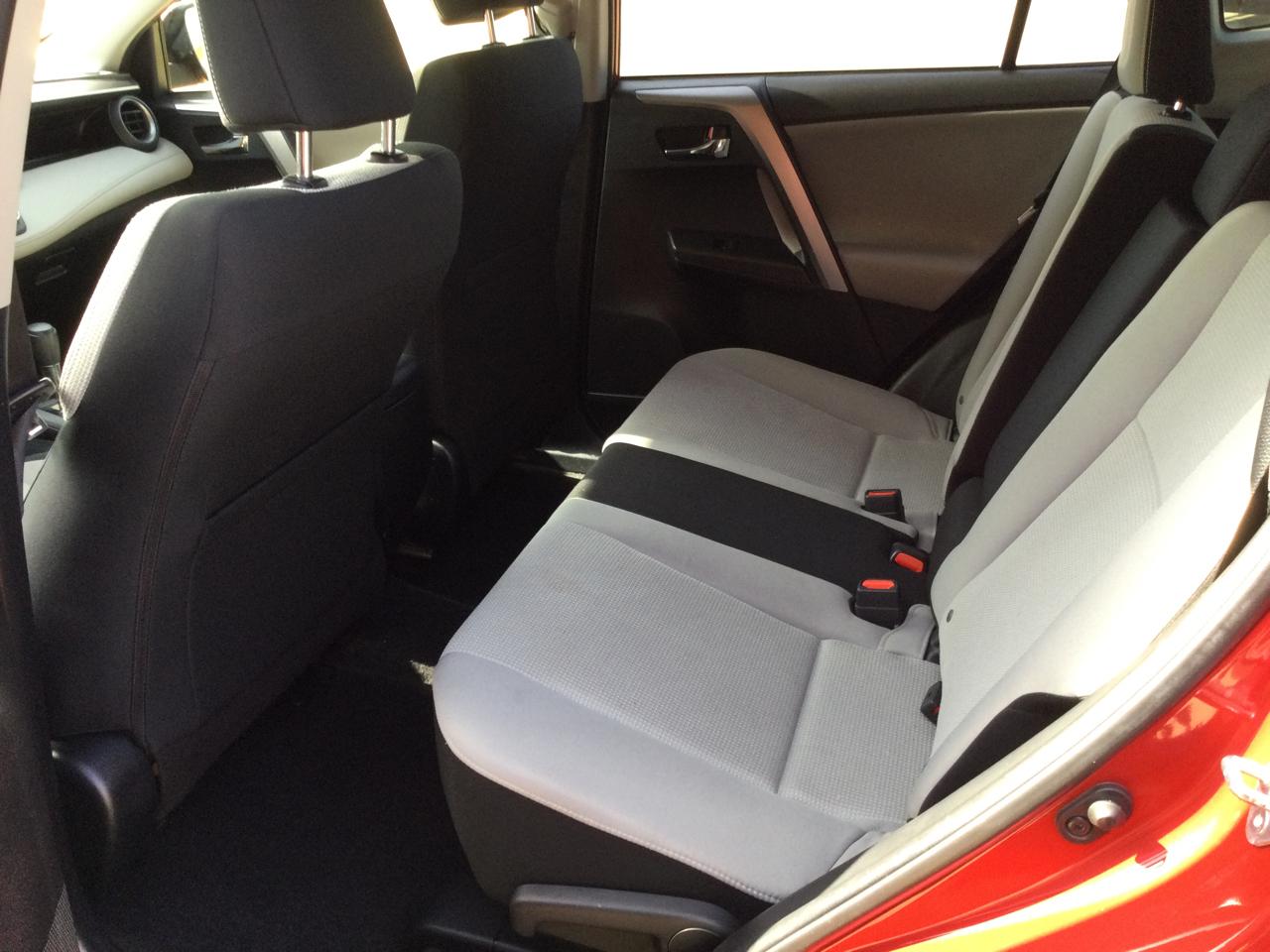 Toyota RAV4 XLE FWD (Natl) 2017