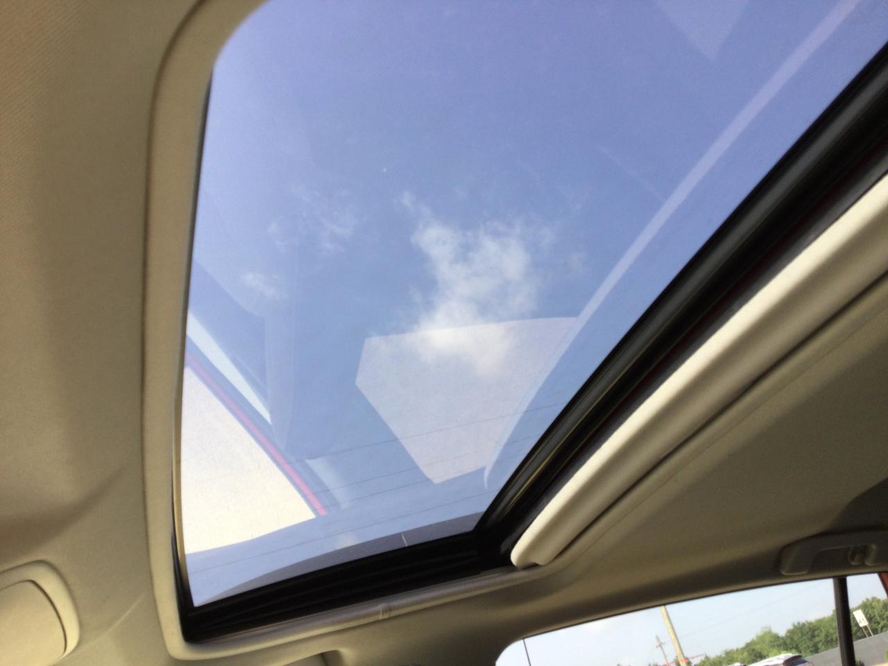 Toyota RAV4 XLE FWD (Natl) 2017