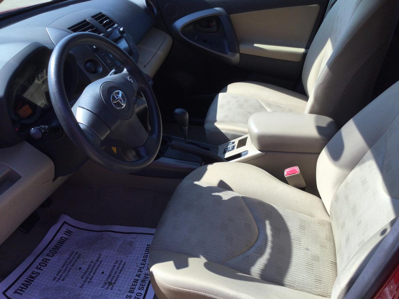 Toyota RAV4 FWD 4dr 4-cyl 4-Spd AT (Natl) 2009