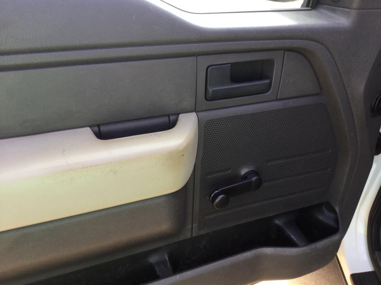 Ford F-150 2WD Reg Cab 145" XL 2010
