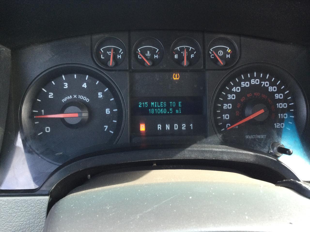 Ford F-150 2WD Reg Cab 145" XL 2010