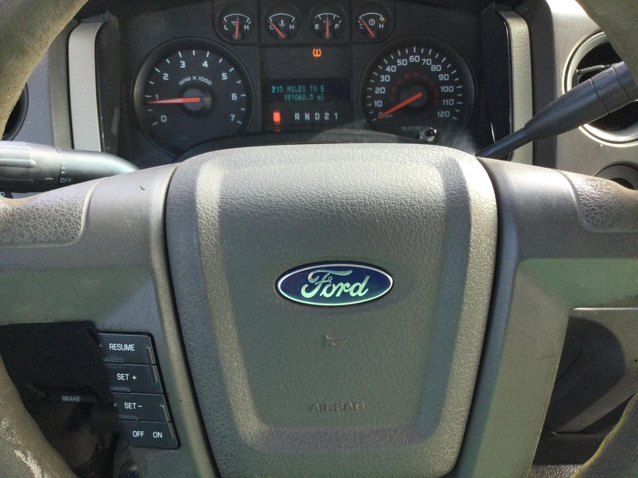 Ford F-150 2WD Reg Cab 145" XL 2010