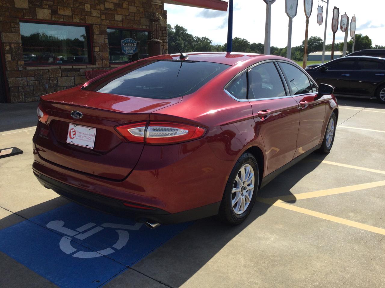 Ford Fusion 4dr Sdn S FWD 2016