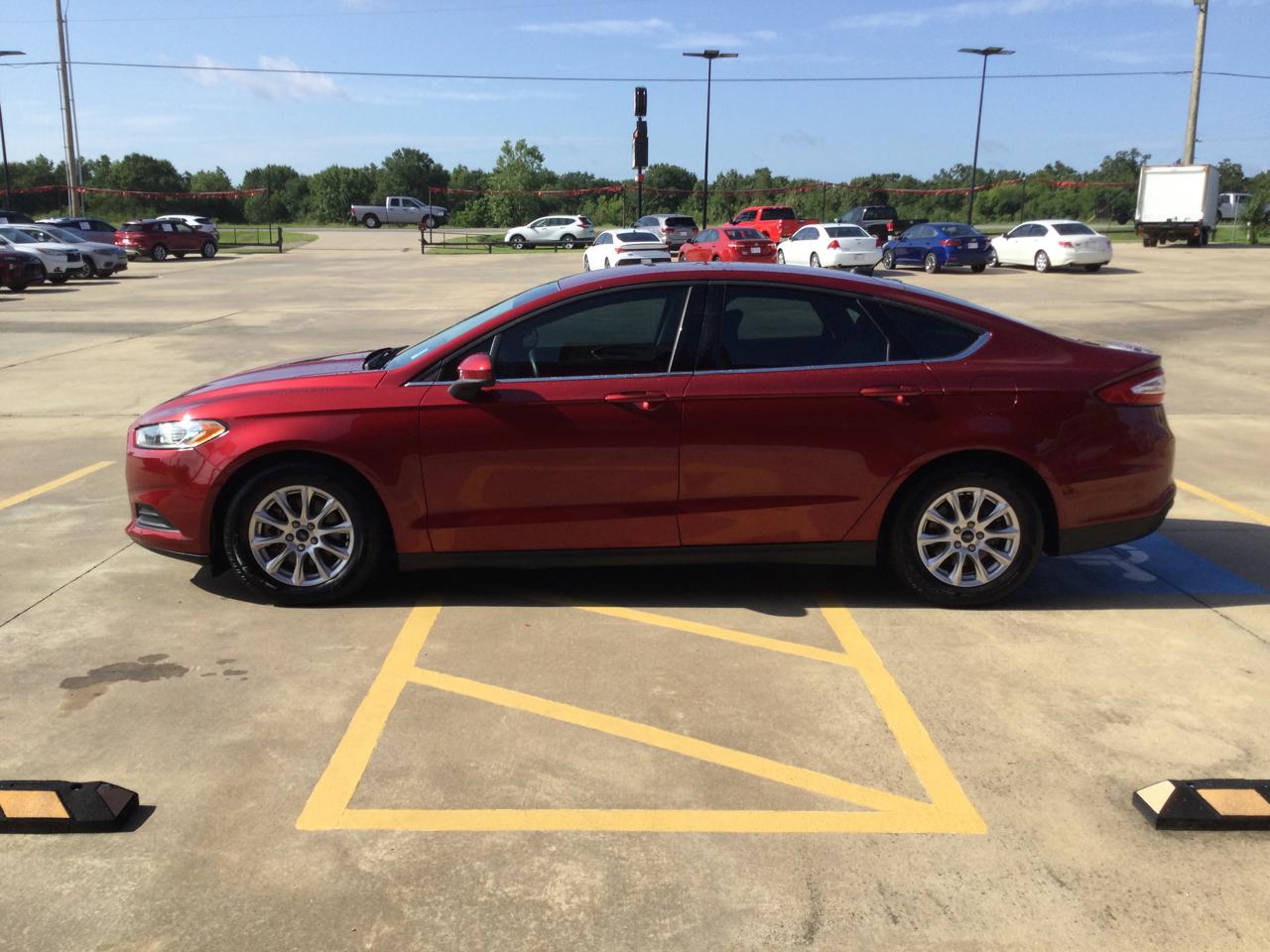 Ford Fusion 4dr Sdn S FWD 2016