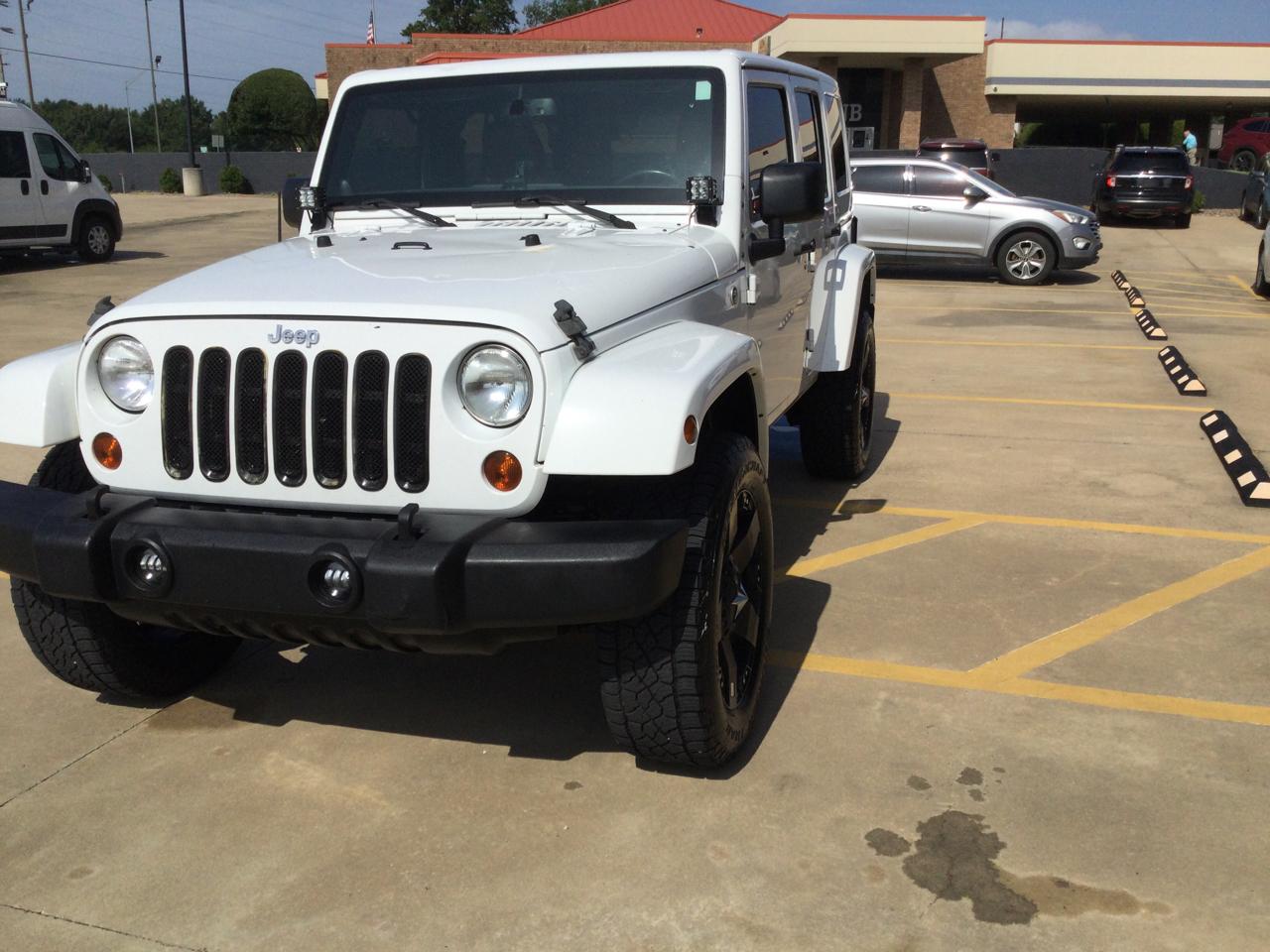 Jeep Wrangler Unlimited 4WD 4dr Sahara 2013