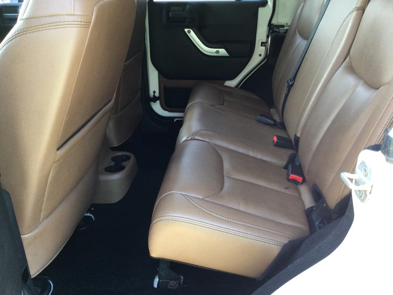 Jeep Wrangler Unlimited 4WD 4dr Sahara 2013