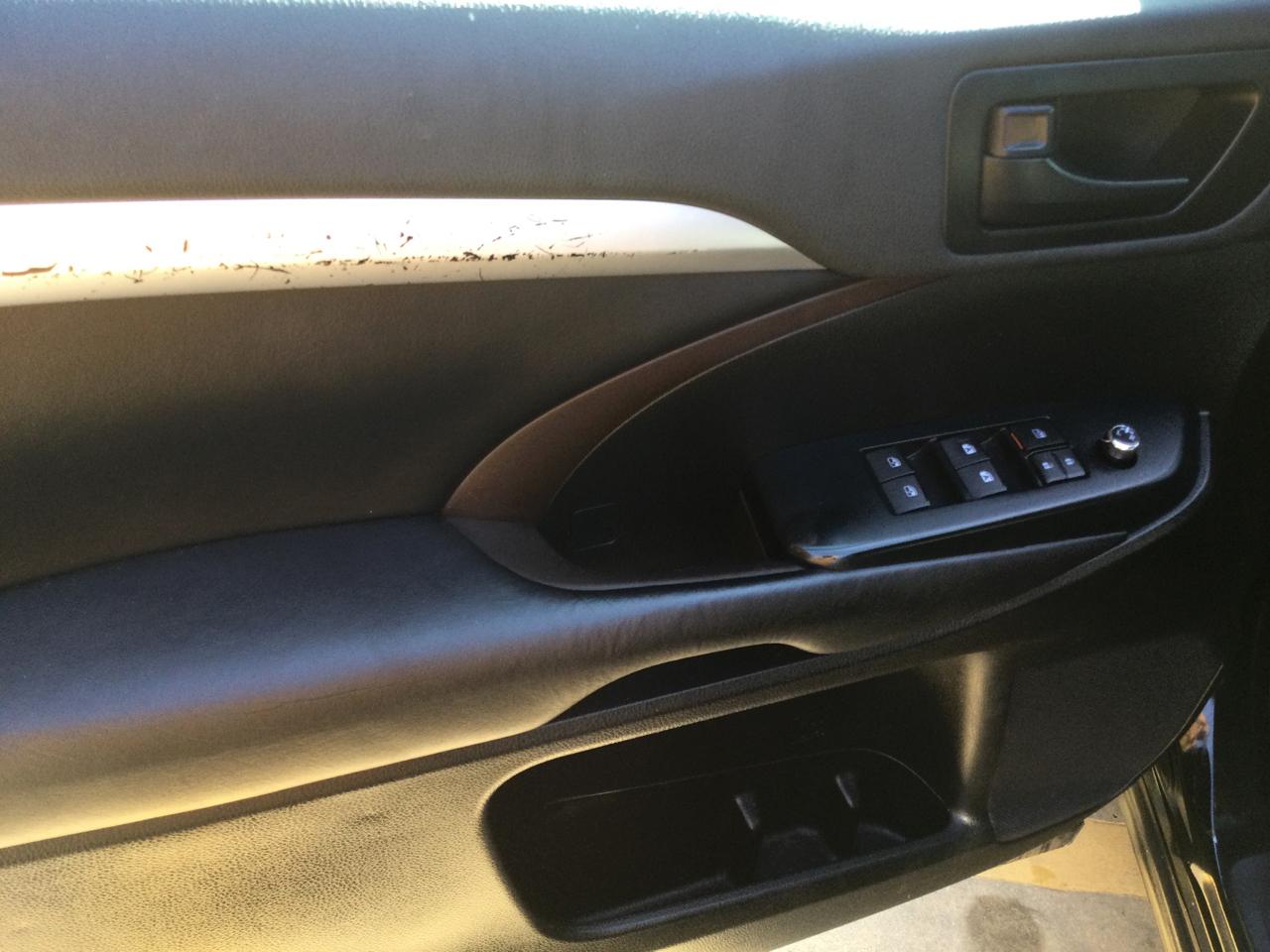Toyota Highlander LE V6 FWD (Natl) 2019