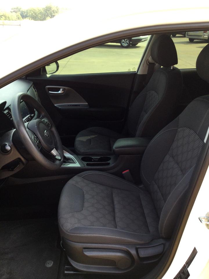 Kia Niro LX FWD 2019