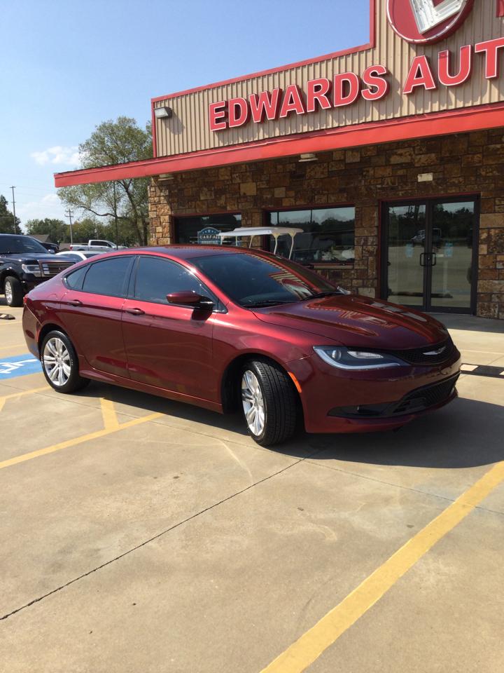 Chrysler 200 4dr Sdn S AWD 2016