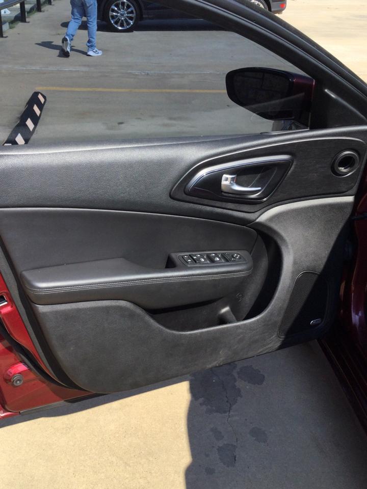 Chrysler 200 4dr Sdn S AWD 2016