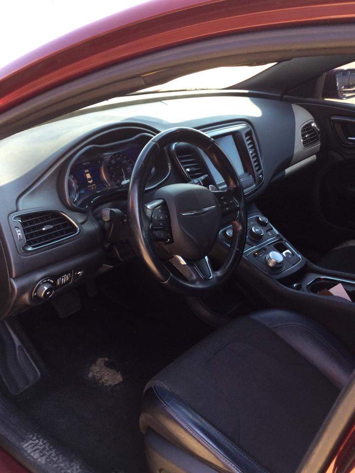 Chrysler 200 4dr Sdn S AWD 2016