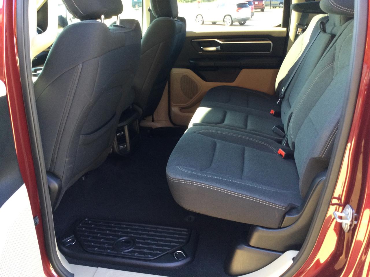 RAM 1500 Big Horn/Lone Star 4x4 Crew Cab 5'7" Box 2019