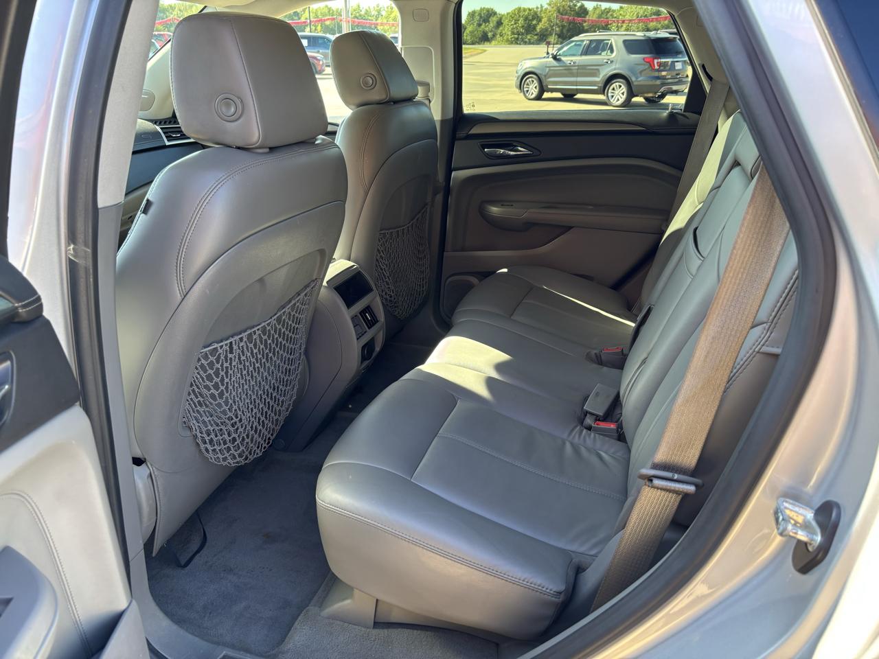 Cadillac SRX FWD 4dr Base 2011