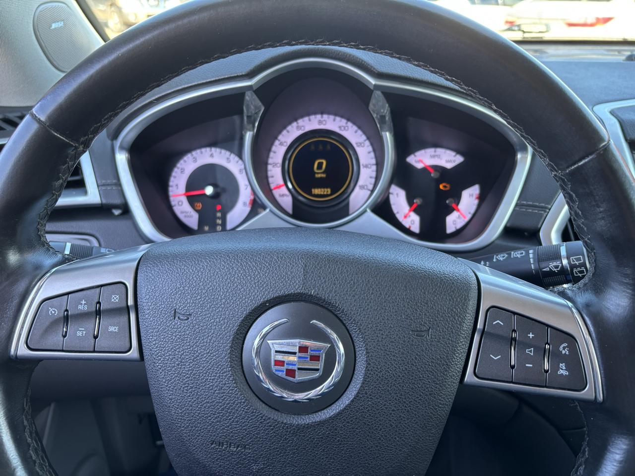 Cadillac SRX FWD 4dr Base 2011