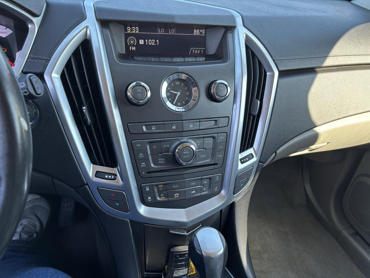 Cadillac SRX FWD 4dr Base 2011