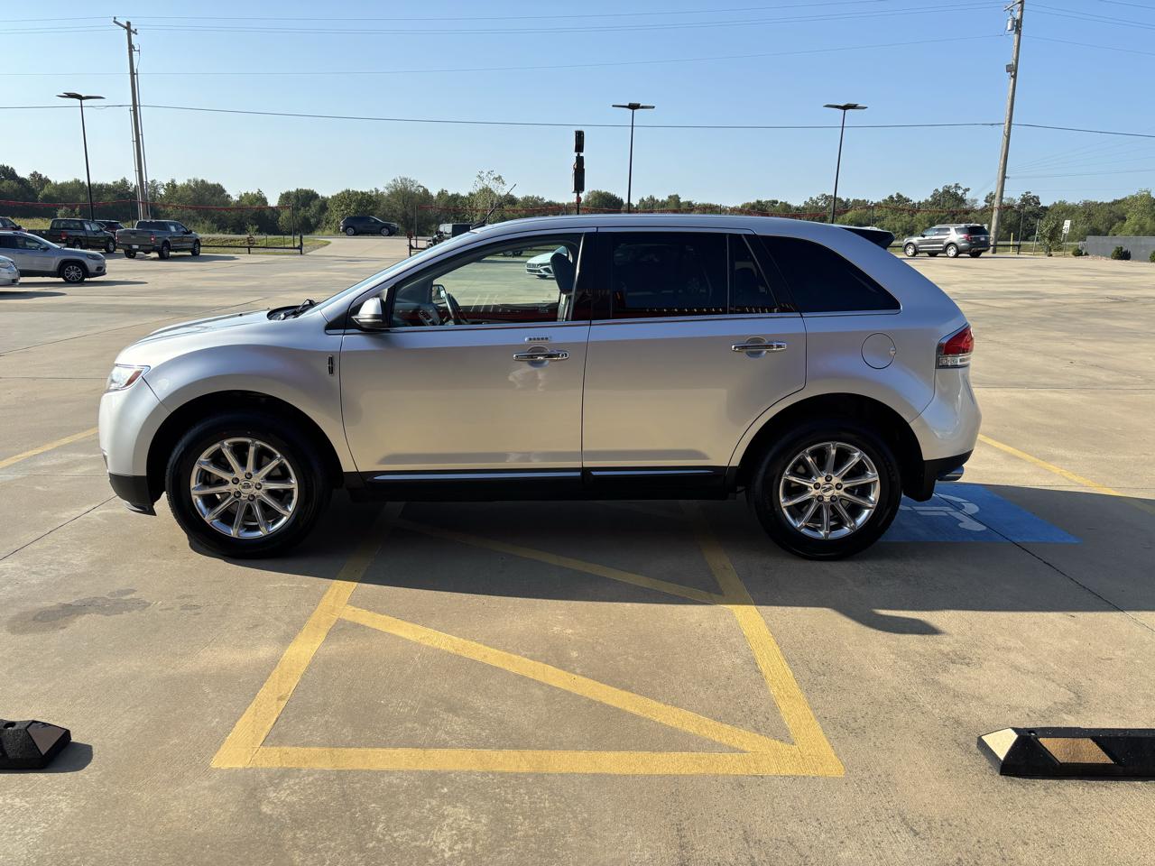 Lincoln MKX FWD 4dr 2012