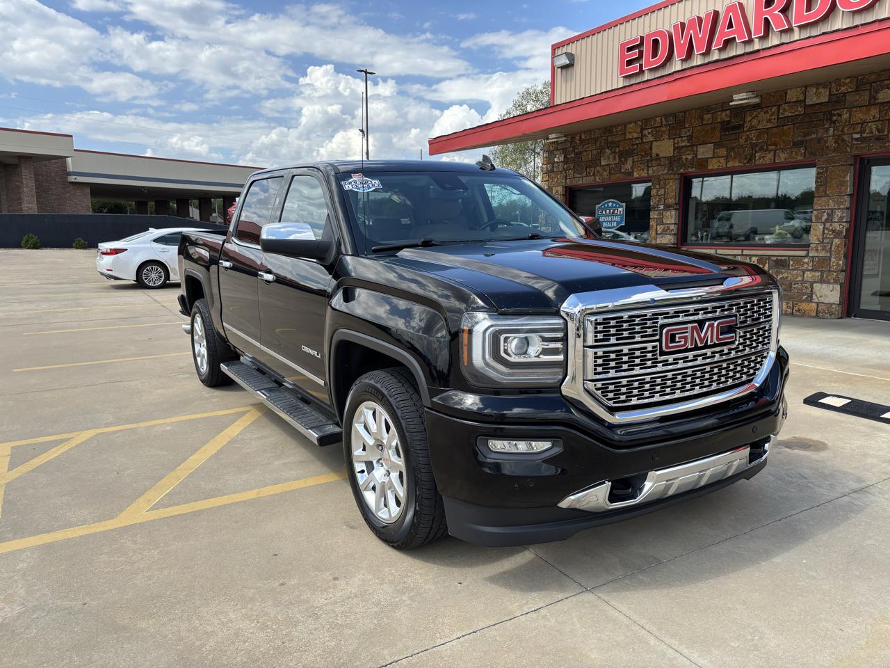 GMC Sierra 1500 4WD Crew Cab 143.5" Denali 2018