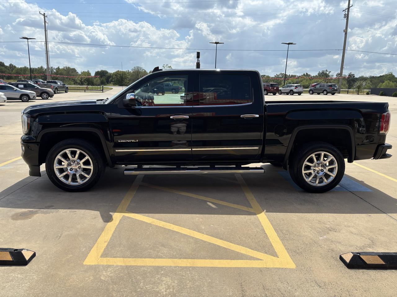 GMC Sierra 1500 4WD Crew Cab 143.5" Denali 2018