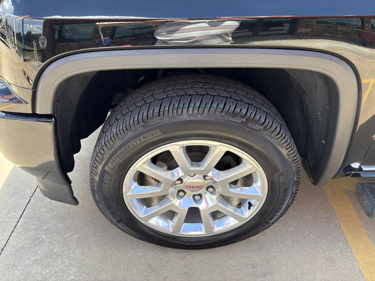 GMC Sierra 1500 4WD Crew Cab 143.5" Denali 2018