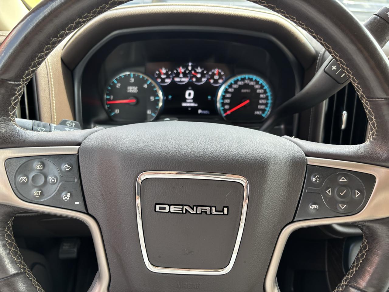GMC Sierra 1500 4WD Crew Cab 143.5" Denali 2018