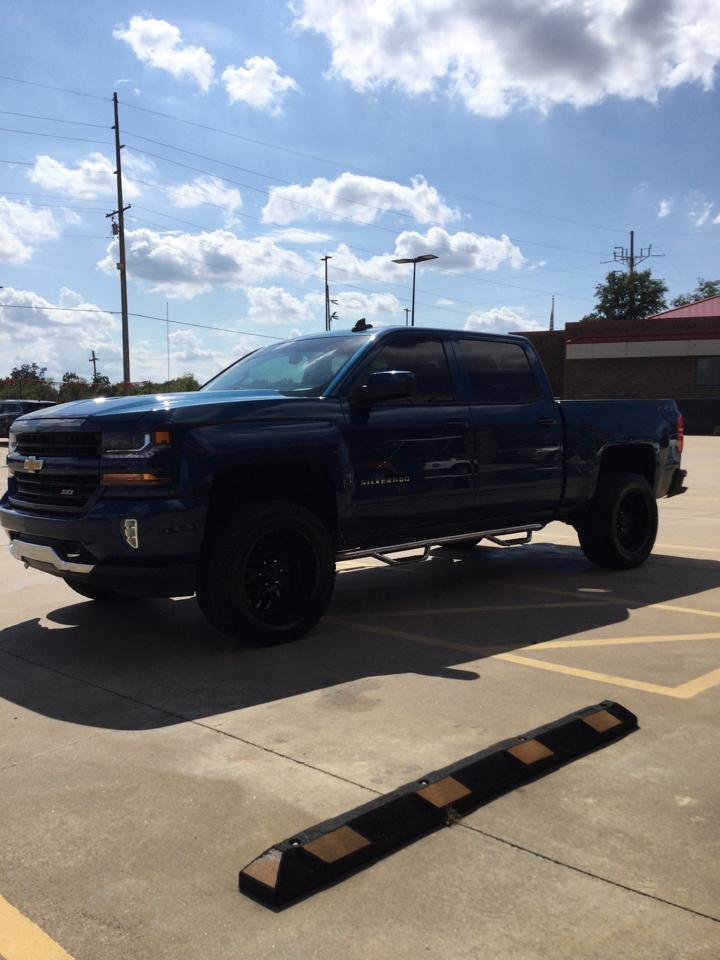 Chevrolet Silverado 1500 4WD Crew Cab 143.5" LT w/2LT 2018