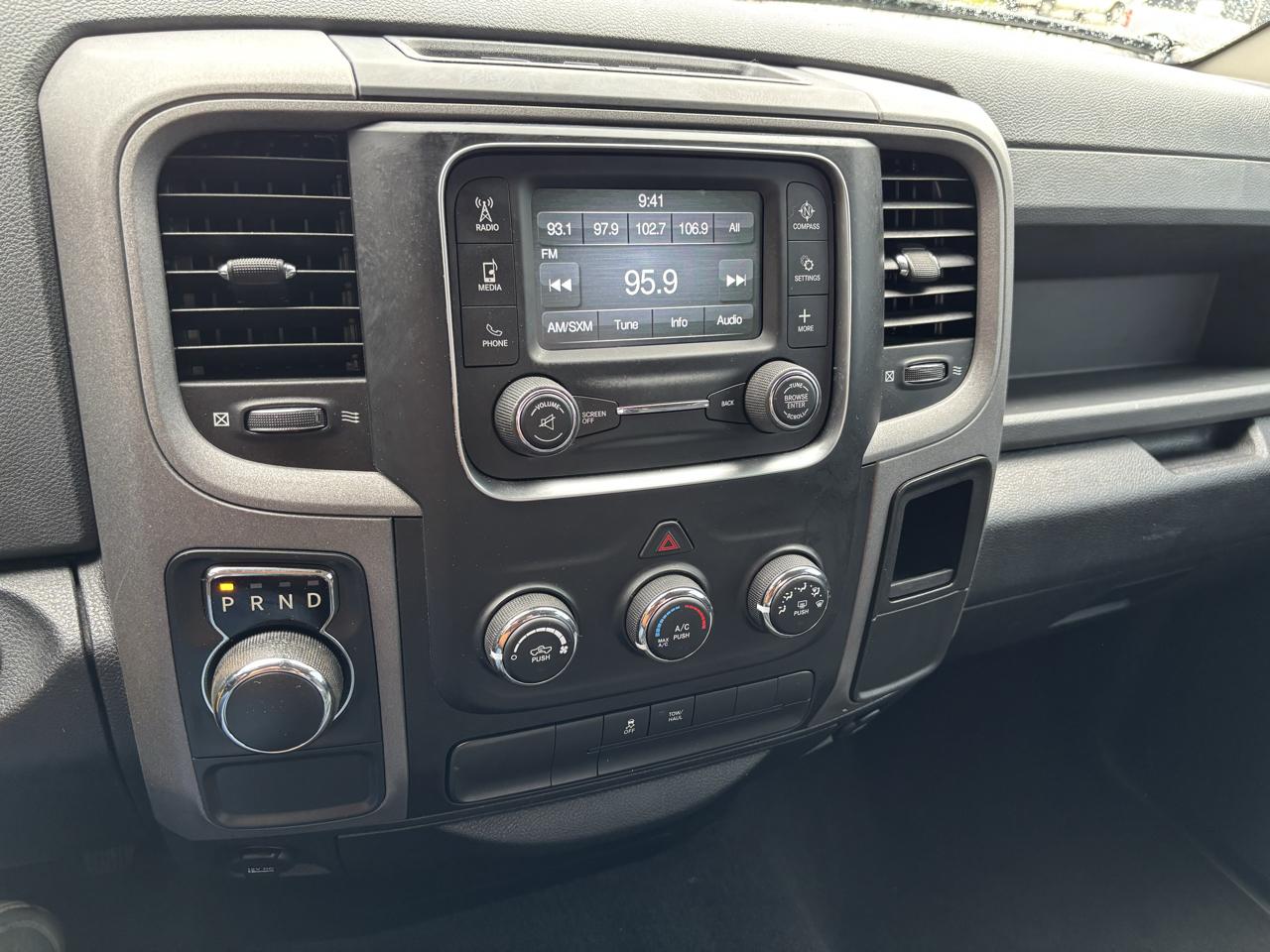 RAM 1500 2WD Crew Cab 140.5" Tradesman 2017